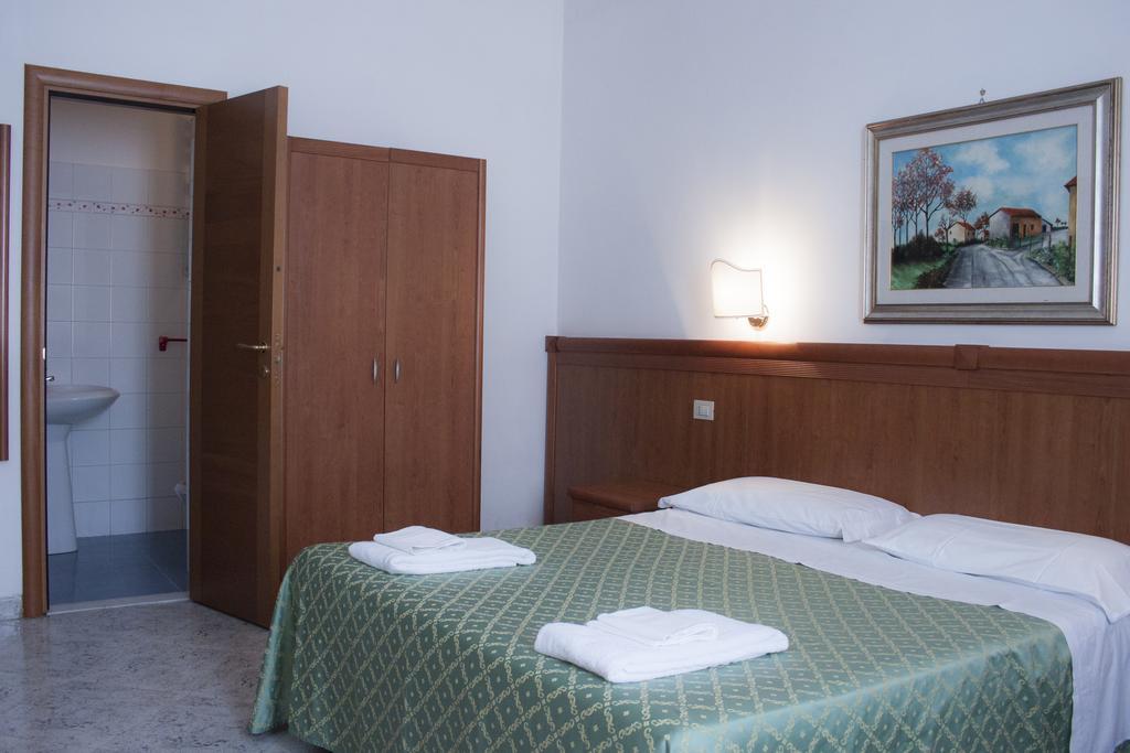 Art Mary Hotel Rome Room photo